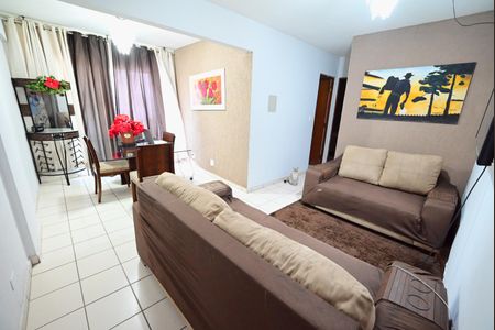 Apartamento à venda com 2 quartos, 58m² em Jardim Nova Era, Goiânia