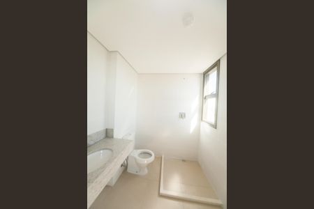 Banheiro suite 2 de apartamento à venda com 2 quartos, 62m² em Santa Lúcia, Belo Horizonte