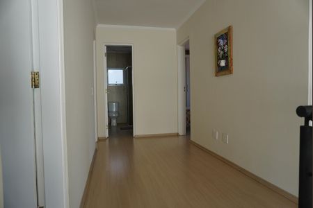 Casa de condomínio à venda com 313m², 4 quartos e 4 vagasAcesso aos Quartos