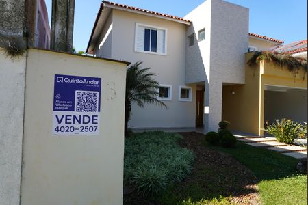 Casa de condomínio à venda com 313m², 4 quartos e 4 vagasFachada