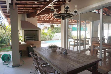 Casa de condomínio à venda com 313m², 4 quartos e 4 vagas Casa de condomínio à venda com 313m², 4 quartos e 4 vagasÁrea Gourmet