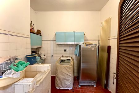 Casa à venda com 328m², 4 quartos e 2 vagas