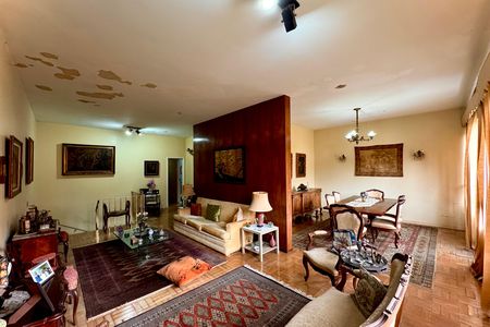 Casa à venda com 328m², 4 quartos e 2 vagas