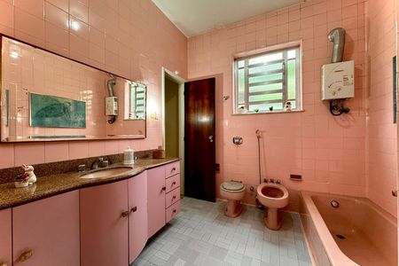 Casa à venda com 328m², 4 quartos e 2 vagas