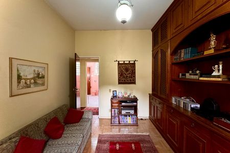 Casa à venda com 328m², 4 quartos e 2 vagas