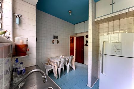 Casa à venda com 328m², 4 quartos e 2 vagas