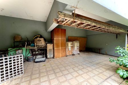Casa à venda com 328m², 4 quartos e 2 vagas