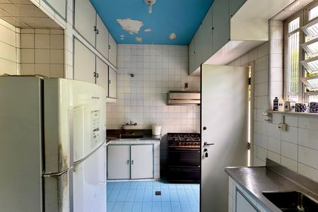 Casa à venda com 328m², 4 quartos e 2 vagas
