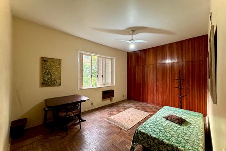 Casa à venda com 328m², 4 quartos e 2 vagas
