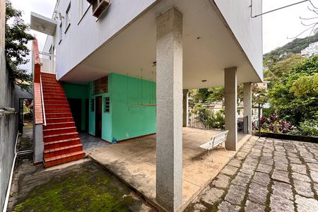 Casa à venda com 328m², 4 quartos e 2 vagas