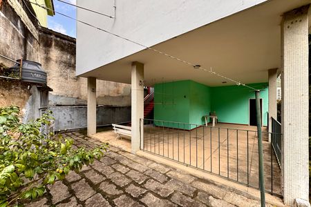 Casa à venda com 328m², 4 quartos e 2 vagas