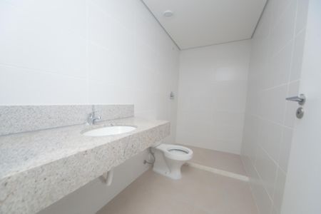 Banheiro suite 2 de apartamento à venda com 2 quartos, 65m² em Santa Lúcia, Belo Horizonte