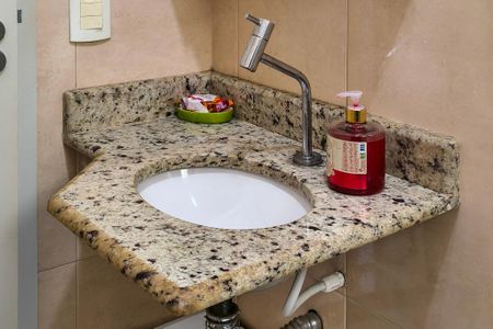 Banheiro  de apartamento para alugar com 1 quarto, 45m² em Boqueirão, Praia Grande