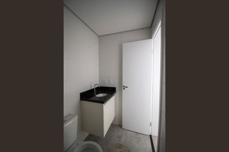 Apartamento para alugar com 61m², 2 quartos e 2 vagas Apartamento para alugar com 61m², 2 quartos e 2 vagasBanheiro