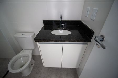 Apartamento para alugar com 61m², 2 quartos e 2 vagas Apartamento para alugar com 61m², 2 quartos e 2 vagasBanheiro Social