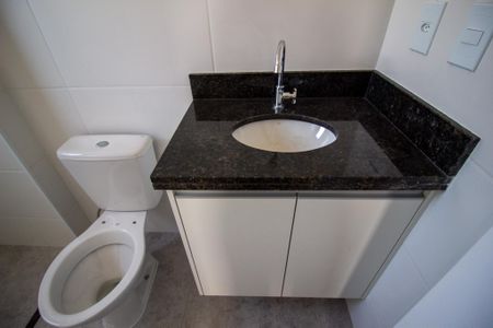 Apartamento para alugar com 61m², 2 quartos e 2 vagas Apartamento para alugar com 61m², 2 quartos e 2 vagasBanheiro da Suíte