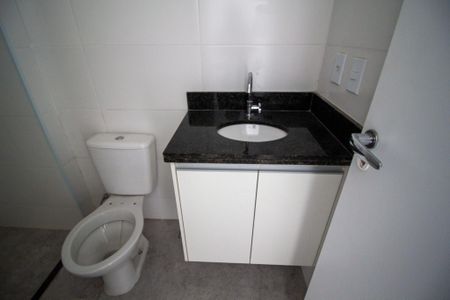 Apartamento para alugar com 61m², 2 quartos e 2 vagas Apartamento para alugar com 61m², 2 quartos e 2 vagasBanheiro