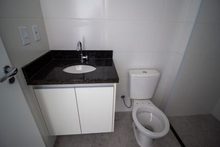 Apartamento para alugar com 67m², 2 quartos e 2 vagas Apartamento para alugar com 67m², 2 quartos e 2 vagasBanheiro