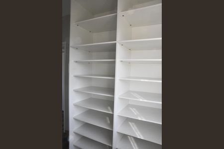 detalhes closet de apartamento para alugar com 3 quartos, 81m² em Medeiros, Jundiaí