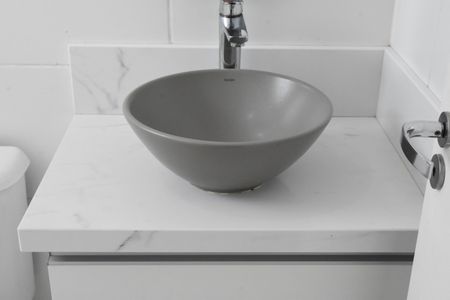 Banheiro detalhe pia de apartamento para alugar com 3 quartos, 81m² em Medeiros, Jundiaí