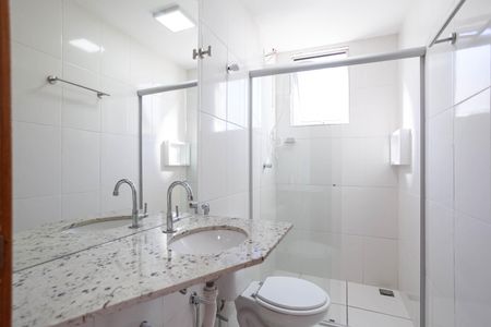 Apartamento para alugar com 88m², 2 quartos e 2 vagasBanheiro da suíte 