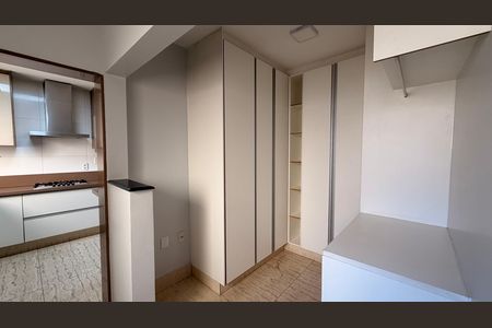 Apartamento para alugar com 140m², 3 quartos e 2 vagas Apartamento para alugar com 140m², 3 quartos e 2 vagasÁrea de Serviço