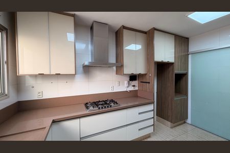 Apartamento para alugar com 140m², 3 quartos e 2 vagas Apartamento para alugar com 140m², 3 quartos e 2 vagasCozinha