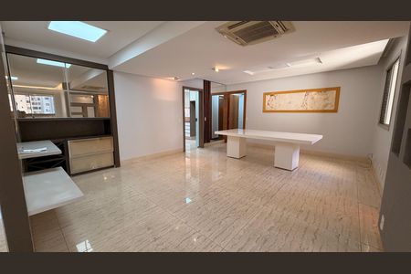 Apartamento para alugar com 140m², 3 quartos e 2 vagas Apartamento para alugar com 140m², 3 quartos e 2 vagasSala de Jantar