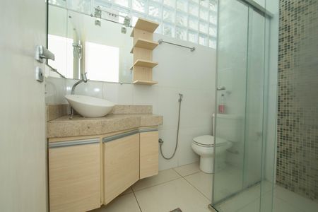 BANHEIRO1 de apartamento para alugar com 3 quartos, 98m² em Nova Suíça, Belo Horizonte