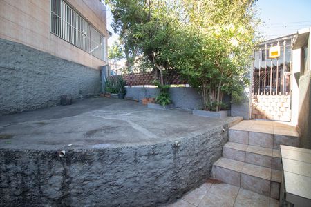 Casa à venda com 263m², 1 quarto e 2 vagas Casa à venda com 263m², 1 quarto e 2 vagasÁrea externa