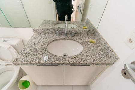 Apartamento para alugar com 64m², 2 quartos e 1 vaga Apartamento para alugar com 64m², 2 quartos e 1 vagaBanheiro da Suíte
