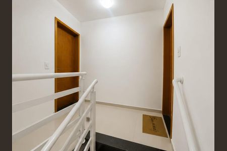 Corredor de casa de condomínio à venda com 2 quartos, 56m² em Jardim Santo Alberto, Santo André