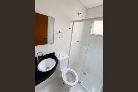 Banheiro de casa de condomínio à venda com 2 quartos, 56m² em Jardim Santo Alberto, Santo André