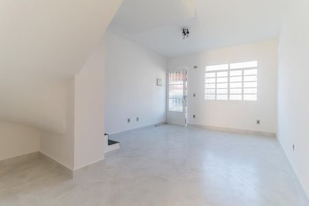 Sala de casa de condomínio para alugar com 2 quartos, 100m² em Jardim Bela Vista, Mogi das Cruzes
