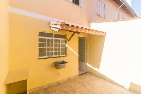 Casa de condomínio para alugar com 100m², 2 quartos e 1 vagaÁrea de Serviço