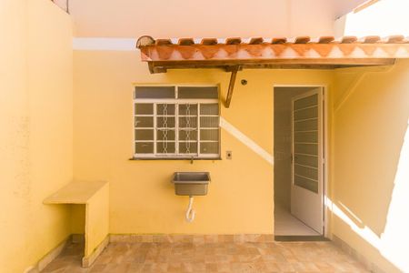 Casa de condomínio para alugar com 100m², 2 quartos e 1 vagaÁrea de Serviço