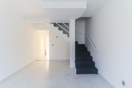 Casa de condomínio para alugar com 100m², 2 quartos e 1 vagaSala