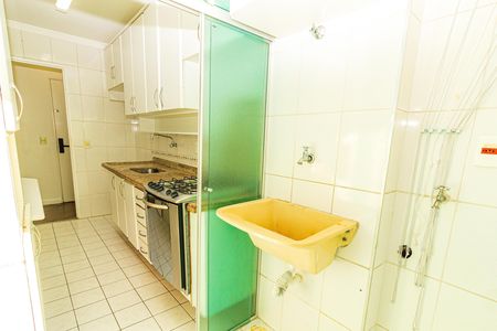 Área de Serviço de apartamento para alugar com 3 quartos, 65m² em Jardim das Flores, São Paulo