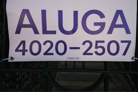Placa de apartamento para alugar com 2 quartos, 61m² em Vila Sao Geraldo, São Paulo
