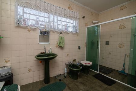 Casa para alugar com 200m², 3 quartos e 2 vagas Casa para alugar com 200m², 3 quartos e 2 vagasBanheiro social