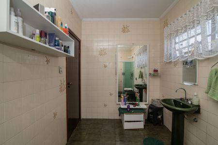 Casa para alugar com 200m², 3 quartos e 2 vagas Casa para alugar com 200m², 3 quartos e 2 vagasBanheiro social
