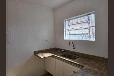 Cozinha de apartamento para alugar com 2 quartos, 48m² em Jardim Santa Mena, Guarulhos