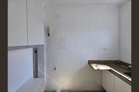 Cozinha de apartamento para alugar com 2 quartos, 48m² em Jardim Santa Mena, Guarulhos