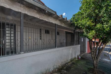 Casa para alugar com 200m², 3 quartos e 2 vagas Casa para alugar com 200m², 3 quartos e 2 vagasFachada