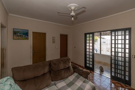 Casa para alugar com 200m², 3 quartos e 2 vagas Casa para alugar com 200m², 3 quartos e 2 vagasSala