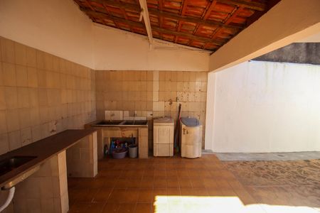 Casa para alugar com 279m², 4 quartos e 2 vagas Casa para alugar com 279m², 4 quartos e 2 vagasÁrea de serviço