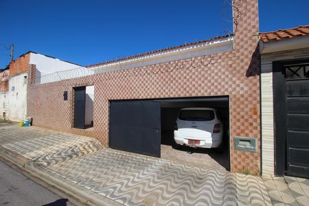 Casa para alugar com 279m², 4 quartos e 2 vagas Casa para alugar com 279m², 4 quartos e 2 vagasÁrea externa