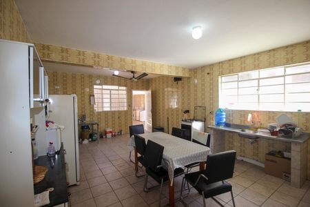 Casa para alugar com 279m², 4 quartos e 2 vagas Casa para alugar com 279m², 4 quartos e 2 vagasCozinha