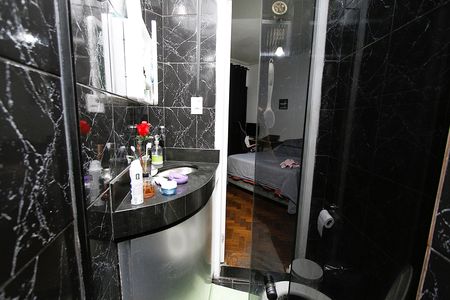 Banheiro de kitnet/studio à venda com 1 quarto, 47m² em Barro Preto, Belo Horizonte