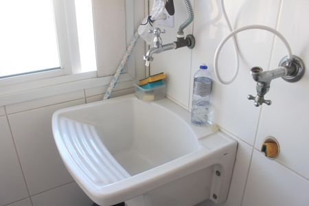 Apartamento para alugar com 68m², 2 quartos e 1 vagaÁrea de Serviço